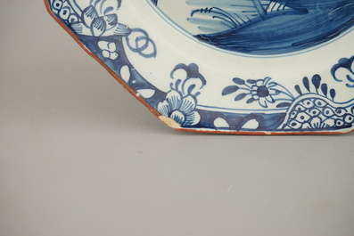 Paire de plats anglais en Delft, chinoiserie, Liverpool, 18e