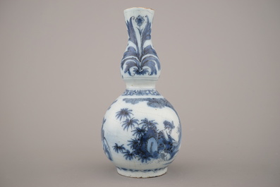 Blauw en witte Delftse kalebasvaas, ca 1680