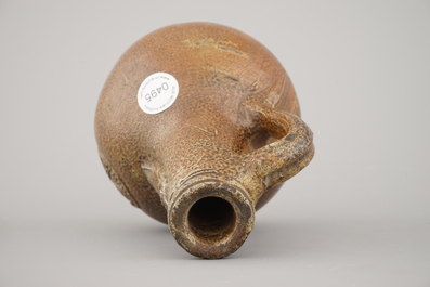 Pichet bellarmine en gr&egrave;s allemand, 17e