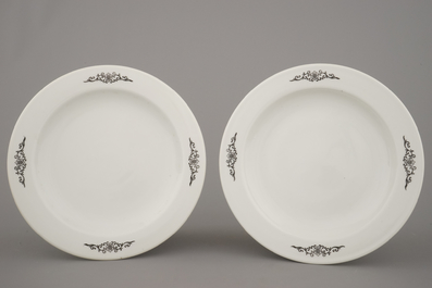 A pair of Chinese porcelain famille rose jardinieres on stand, 20th C.