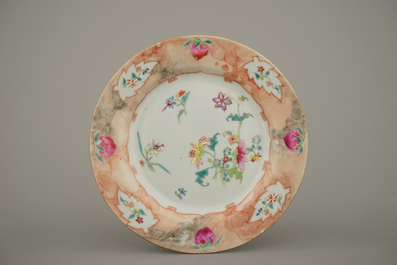 A set of 6 Chinese export porcelain plates with faux-marbre border, 18th C.