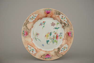 A set of 6 Chinese export porcelain plates with faux-marbre border, 18th C.