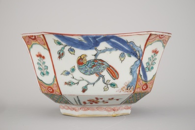 A Dutch-decorated chinese porcelain octagonal Kakiemon style bowl, Qianlong, 18th C.