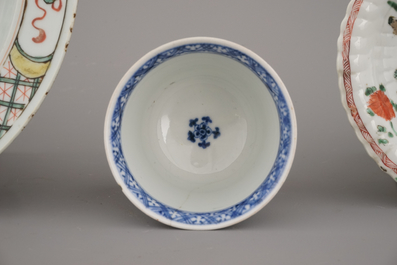 Two Chinese porcelain famille verte plates and a wine cup, Kangxi, 18th C.