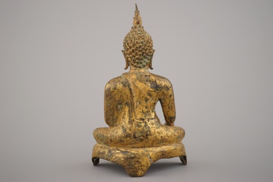 Beeld van een zittende boeddha in verguld brons, Thailand, 19e eeuw