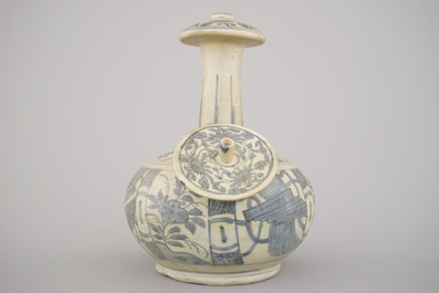 A Chinese porcelain blue and white Wan-Li Hatcher Cargo kendi, ca. 1643