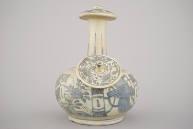 Kendi Wan-Li en porcelaine de Chine, bleu et blanc, en provenance du Hatcher cargo, env. 1643