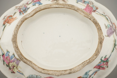 A large Chinese famille rose bowl, 19th C.