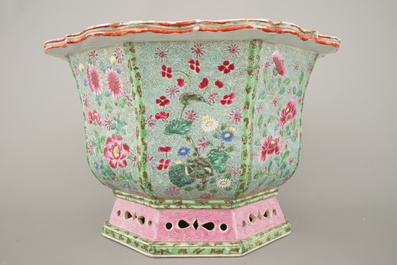 A Chinese porcelain famille rose jardiniere, Yongzheng