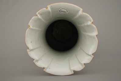 Fijne cilindervormige vaas in Chinees porselein, Kanton, 19e eeuw