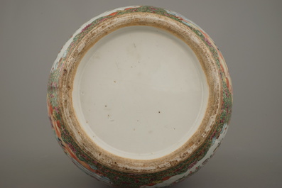 Fijne cilindervormige vaas in Chinees porselein, Kanton, 19e eeuw
