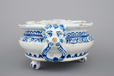 A cruet stand, blue and white Rouen pottery, 18th C.