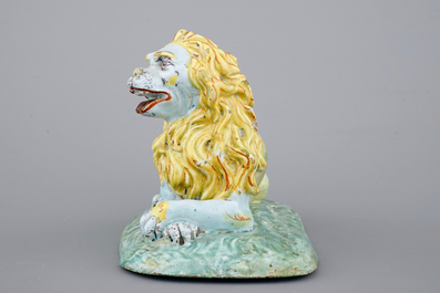 Een bijzondere leeuw in polychroom Brussels aardewerk, 18e eeuw