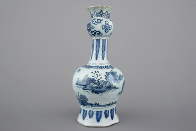 A fine Dutch Delft blue and white chinoiserie garlic neck vase, late 17th C.