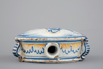 Een pelgrimsfles met decor van Sint-Franciscus, Nevers, 18e eeuw