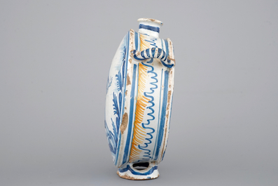 Een pelgrimsfles met decor van Sint-Franciscus, Nevers, 18e eeuw