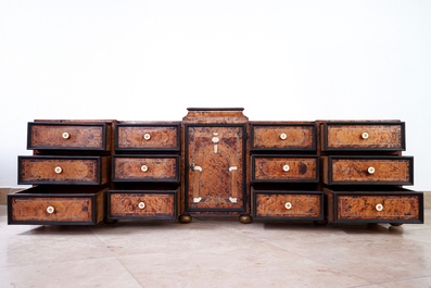 An elongated cabinet of drawers in burl veneer, Liege, 17/18th C.