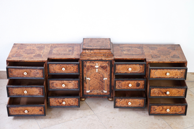 An elongated cabinet of drawers in burl veneer, Liege, 17/18th C.