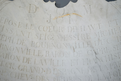 La plaques fun&eacute;raire du Duc Miguel Jos&eacute; de Bournonville, ca. 1752 et une plaque de couronnement