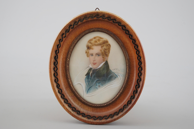 A collection of 10 painted portraits, miniatures on ivory, 19/20th C.