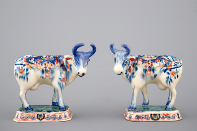 A set of 5 Dutch Delft models of cows, 18/19th C.