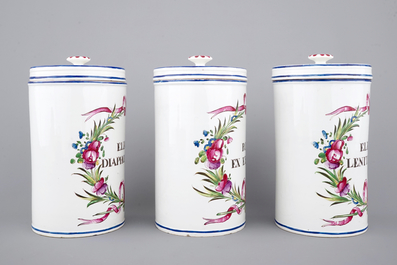 Un ensemble de 3 pots de pharmacie en fa&iuml;ence de l'Est, 18&egrave;me
