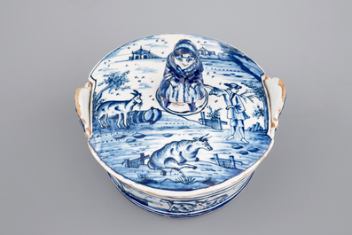 A blue and white Dutch Delftware butter tub with a lady-shaped finial, 18th C.