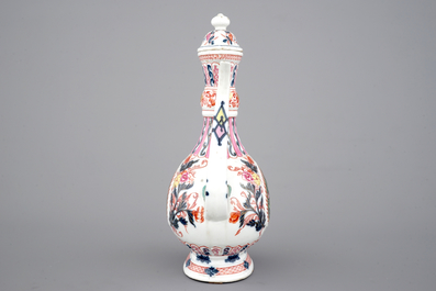 Une grande aigui&egrave;re en porcelaine de Chine pour le march&eacute; indien, 19&egrave;me