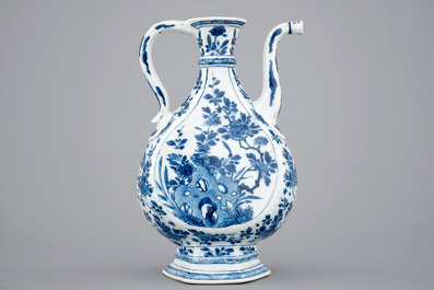 Een blauw-witte kan in Chinees porselein voor de Islamitische markt, Kangxi, ca. 1700