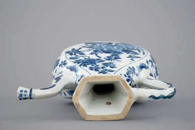 A Chinese porcelain blue and white ewer for the Islamic market, Kangxi, ca. 1700