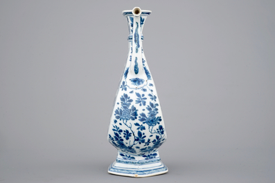 A Chinese porcelain blue and white ewer for the Islamic market, Kangxi, ca. 1700