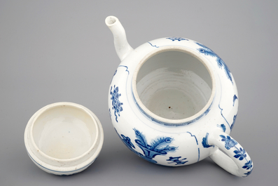 A very large Chinese blue and white tea pot, Kangxi, ca. 1700