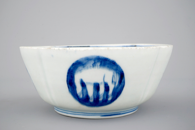 A Japanese blue and white decorated bowl, 17/18th C.