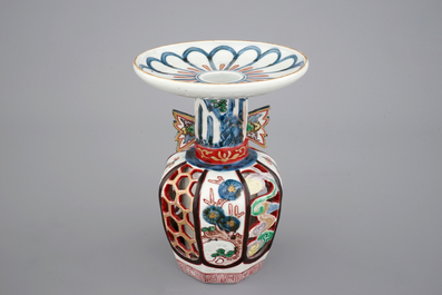 A reticulated Japanese porcelain vase, Arita, 18th C