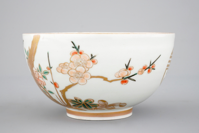 Een Japanse Kutani porselein en vergulde kom, 18/19e eeuw
