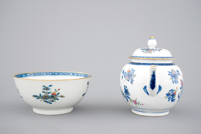 Een deel van een theeservies in Chinees famille rose porselein, 18e eeuw