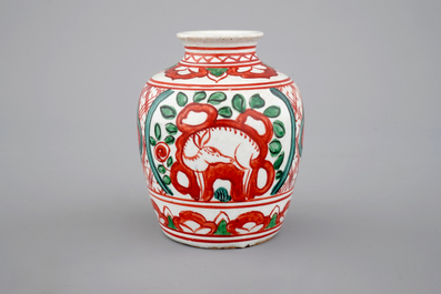 A Chinese wucai jar with deer, Ming Dynasty