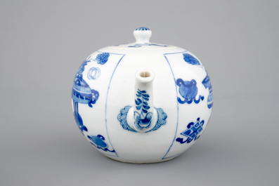 A Chinese blue and white teapot, Kangxi, ca. 1700