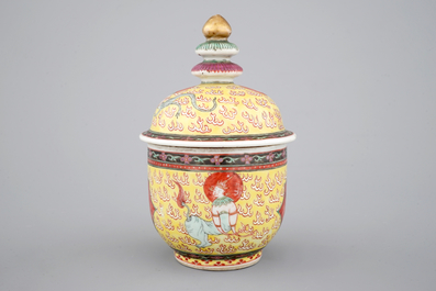 A Chinese Thai market Bencharong style yellow ground bowl and cover, 18/19th C.