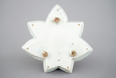 A Chinese star-shaped dragon dish, Ming Dynasty