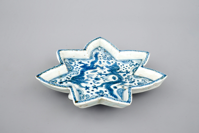 A Chinese star-shaped dragon dish, Ming Dynasty