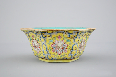 A Chinese hexagonal yellow ground bowl, marked Qianlong, 19th C.
