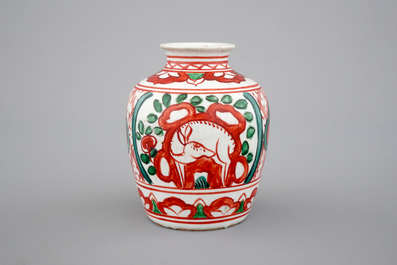 A Chinese wucai jar with deer, Ming Dynasty