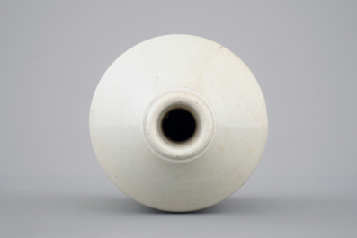 A Japanese porcelain sake bottle inscribed Japansch Zaky, 17/18th C.