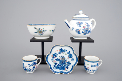 Een deel van een theeservies in Chinees famille rose porselein, 18e eeuw