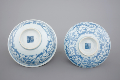 Un bol et son couvercle en porcelaine de Chine bleu et blanc, 19&egrave;me