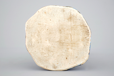 Een blauw-witte Chinese export porseleinen voet van een tweedelige tazza, Qianlong