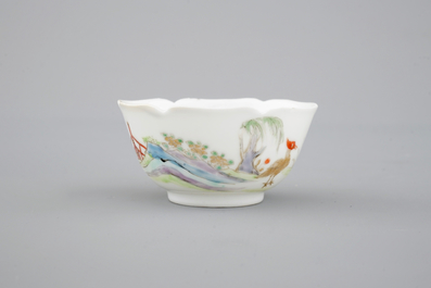 A Chinese export porcelain cup with a design after Cornelis Pronk: &quot;The Parasol Ladies&quot;, ca. 1740