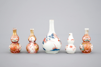 A set of five Japanese porcelain miniature doll house vases, 17/18th C.