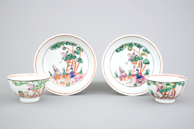 A pair of Chinese famile rose export porcelaine cup and saucers with cherry pickers, 18th C.